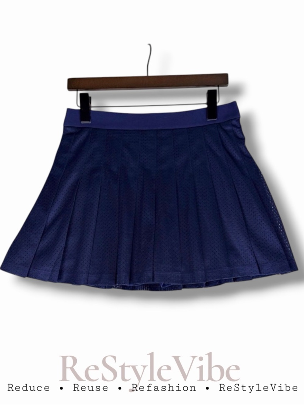 PINK VICTORIA’S SECRET Women’s Size L Skort Mini Length Pleated Navy Mesh